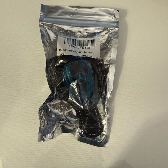 Mercedes Sunglass Holder for Car with Logo Black PU Leather NWT - Picture 10 of 10